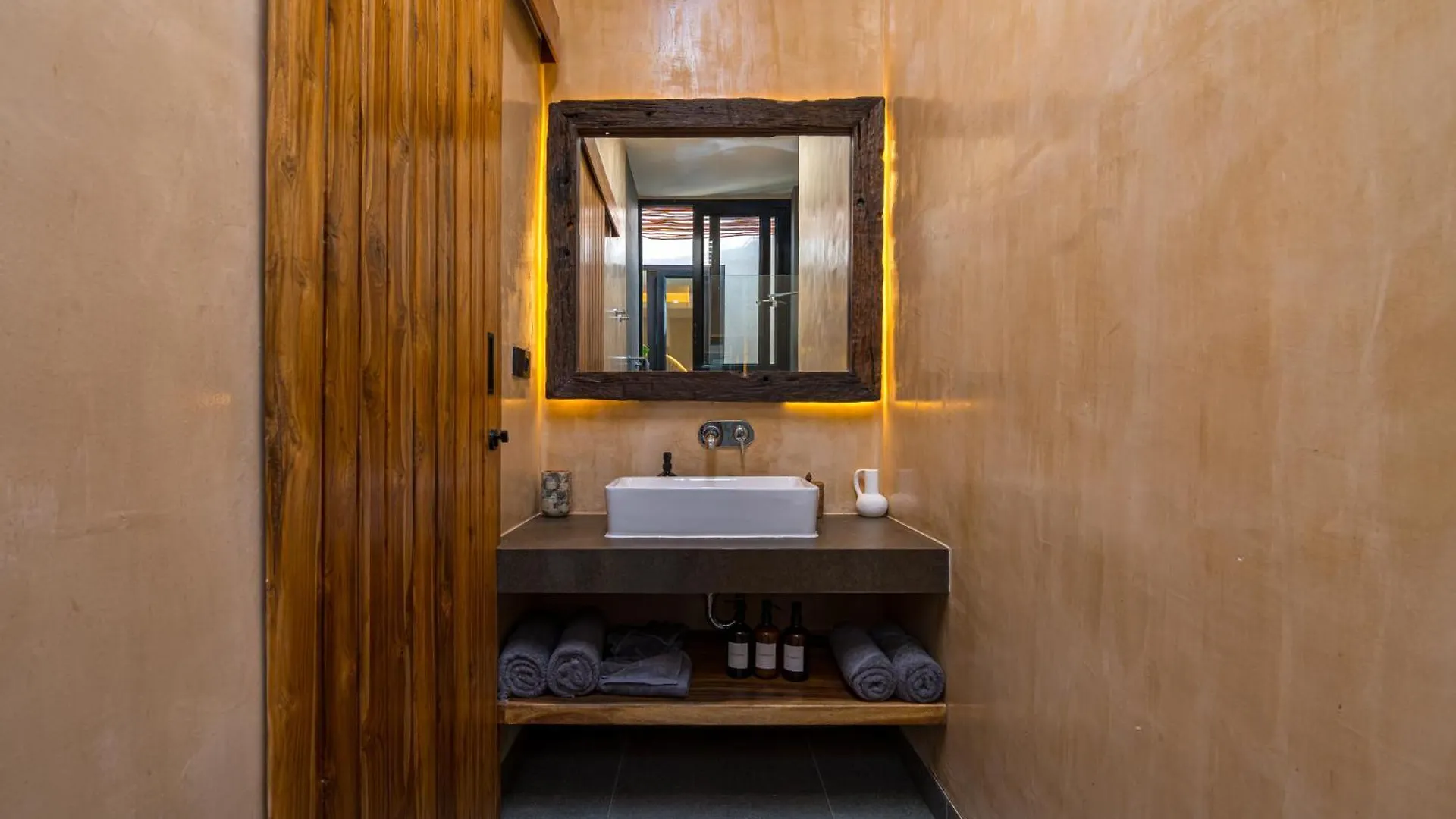 New Lux Hidden Gem 3Br Villa In Bingin, Uiuwatu Pecatu 0*,  Indonesien